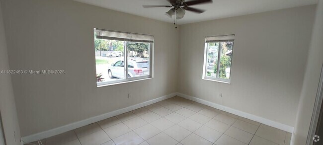 Building Photo - 2526 Taylor St Unit 2 Rental