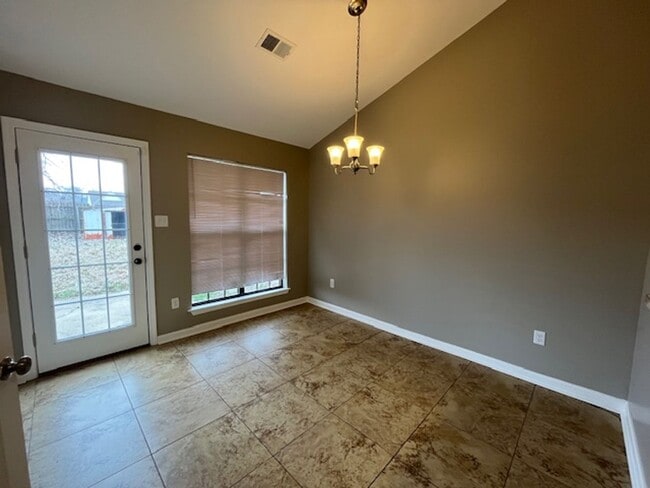 Photo - Renovated 2 Bedroom 2 Bath Home for Rent!