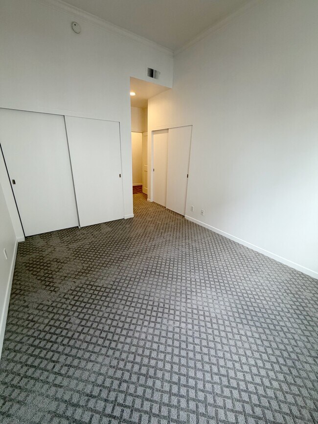 230 S. Hamilton