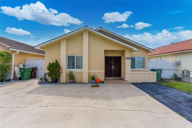 Building Photo - 2732 W 72nd Pl Unit 1