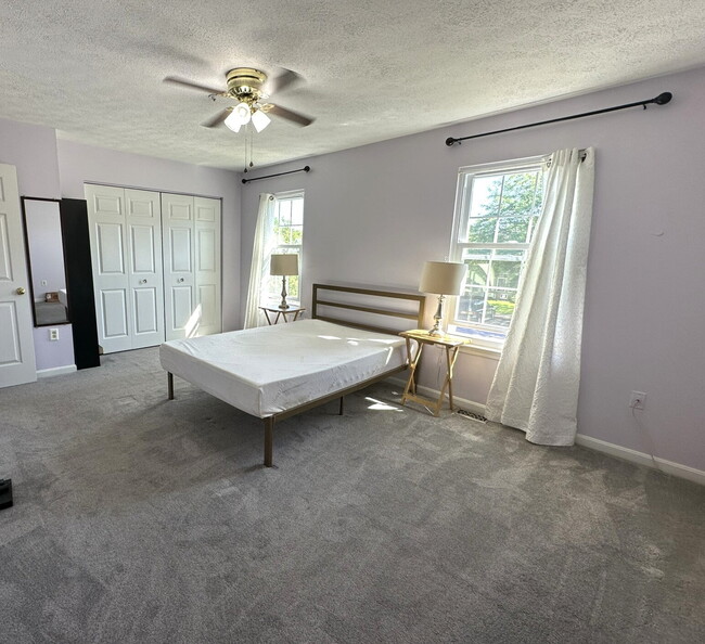 Photo - Lovely End Unit Townhome in Avondale Run!