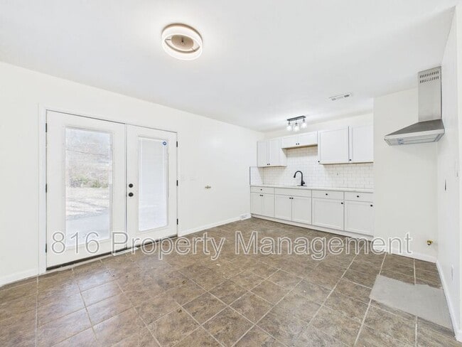 Photo - 8506 E 111 St