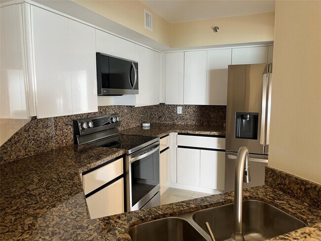 6767 Collins Ave