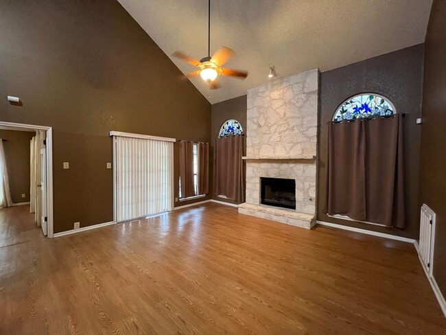 Photo - *COMING SOON!* 2 Bedroom Garden Style Villa Home In A Prime Location – Near Shopping & Dining!