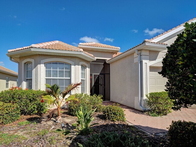 Photo - 3BD/2BA/3 Car Garage in Stoneybrook