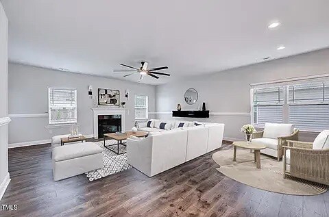 Photo - Room in House on Boomer St