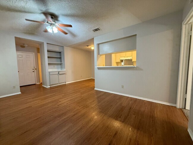 Photo - Vigil Properties2 (12812 Tomanet Trl) Unidad B
