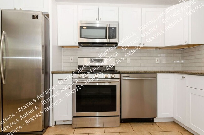 Photo - 525 E Linden St