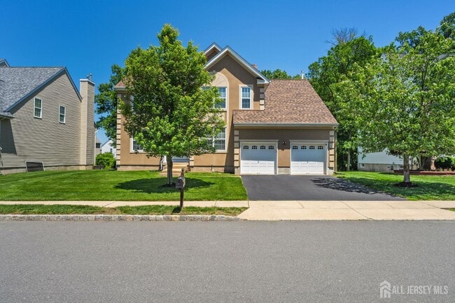 Photo - 13 Goldstar Dr House
