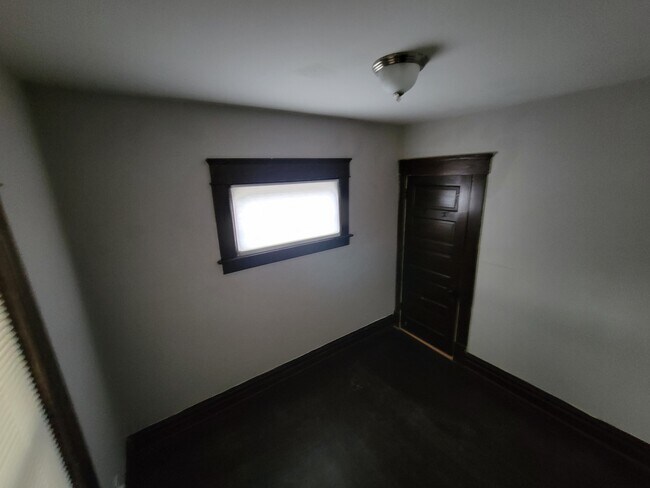 Photo - 307 N Chestnut St Unit 1