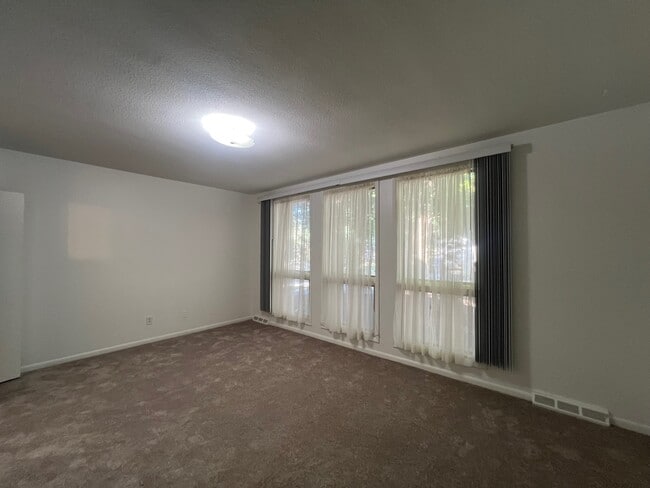 Photo - 2826 67th St