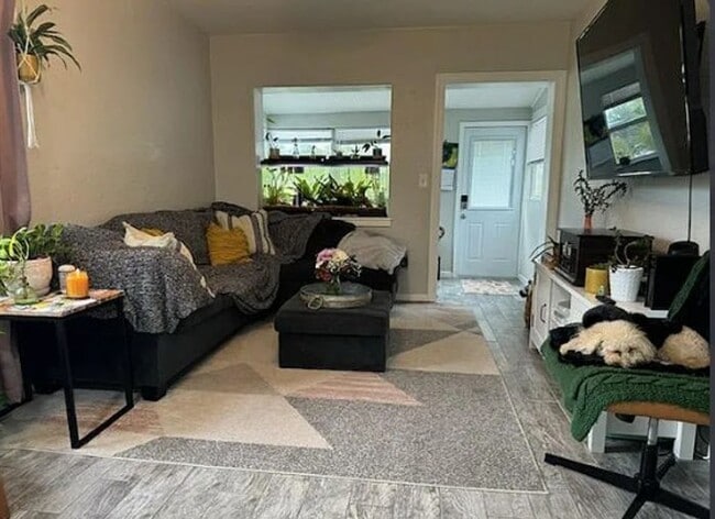 Photo - Beautifully Updated Unfurnished 1 Bed | 1 Bath Duplex in Prime Gulfport Location!