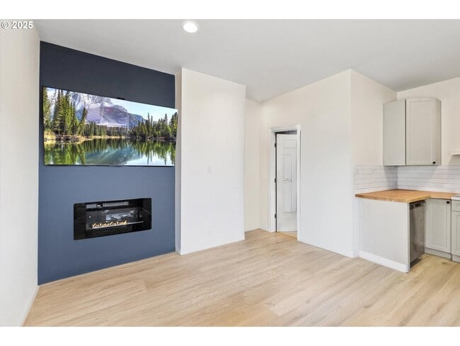 Photo - 1209 Carlyle St