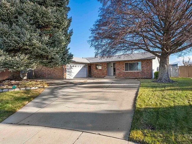 Building Photo - 80 S Heather Dr