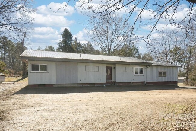 Building Photo - 909 Fisher St