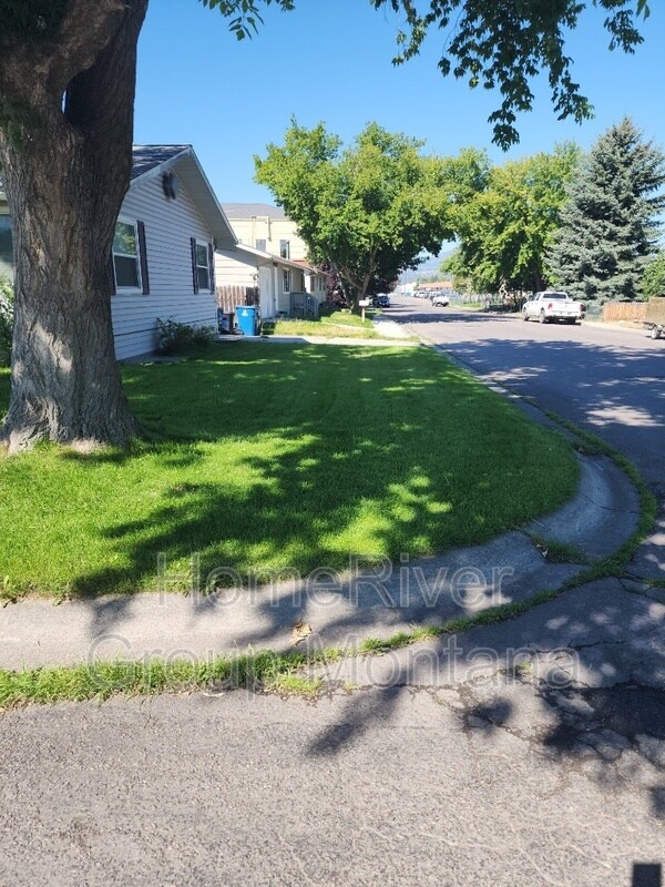 Photo - 2205 Margaret St