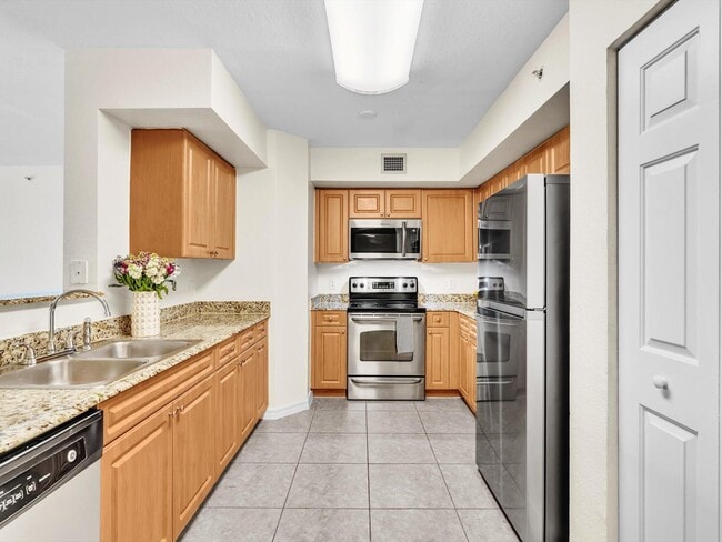 Building Photo - 6768 Heritage Grande Unit 7302 Rental