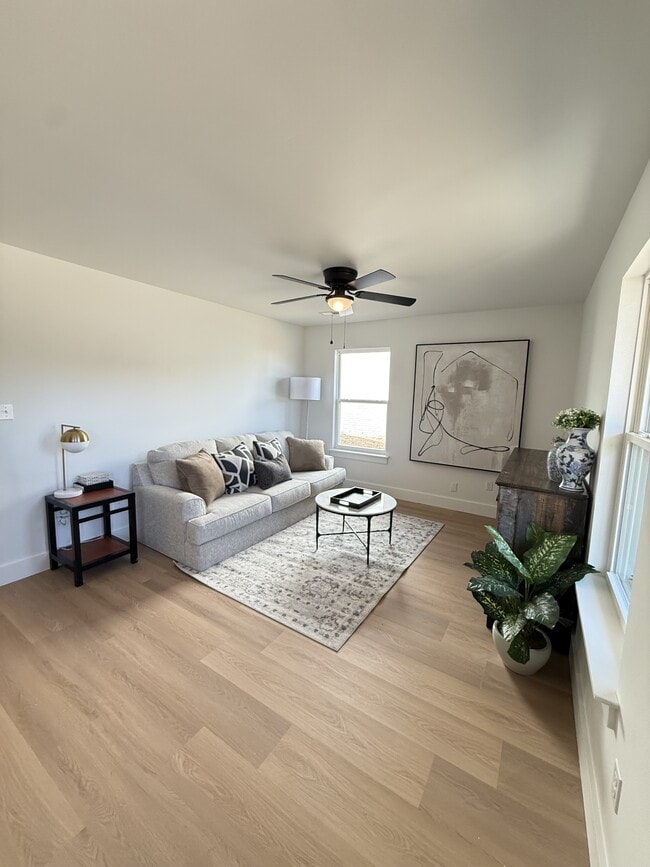 Photo - 1172 W Cato Springs Rd