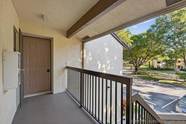 Photo - 4467 Carambola Cir S
