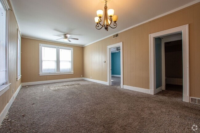 Building Photo - 114 1/2-26-22 S 6th St Unit 26 Rental