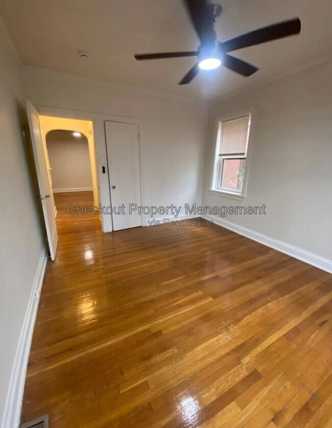 7334-40 Forsyth Blvd