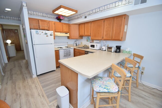Kitchen - 12300 Jamaica Ave Unit 206