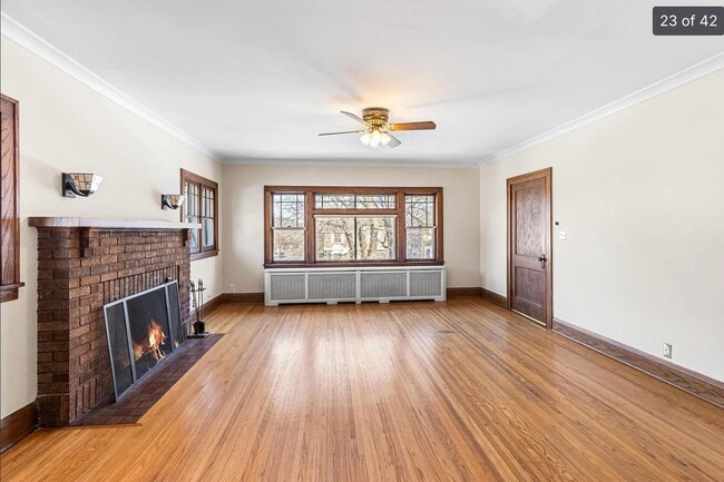 Photo - 5000 Newton Ave S Unidad Upstairs