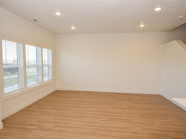 Photo - 3137 S 225 W