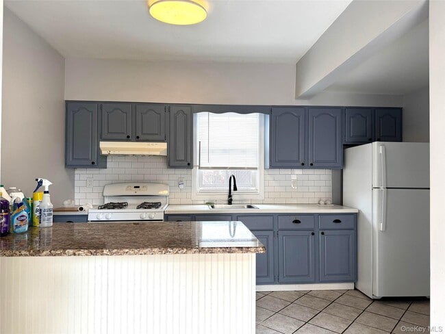 Building Photo - 120 Lincoln Ave Unit 1st Floor Rental