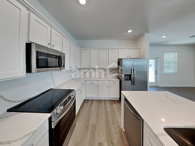 Photo - 2904 20th Ave W