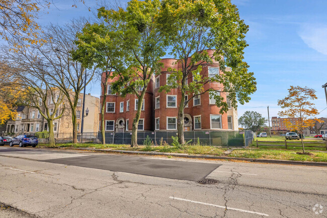 Building Photo - 5233 S Indiana Ave Unit 3 Rental