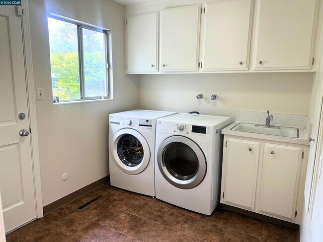 Photo - 12195 Blythen Way