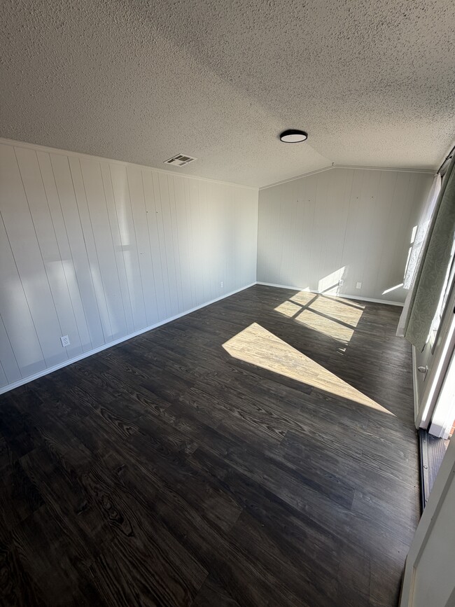 Photo - 7521 NW 28th St