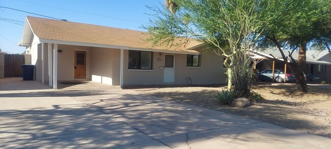 Building Photo - "COMING SOON" GREAT 3 BED, 2BATH HOME LOCA...