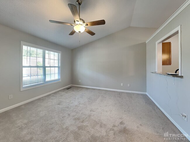 Photo - 463 Thorn Thicket Dr House