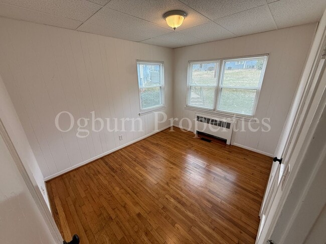 Photo - 2505-A Queen St-Miller Park-2BR/1BA-1st Floor APT!!!