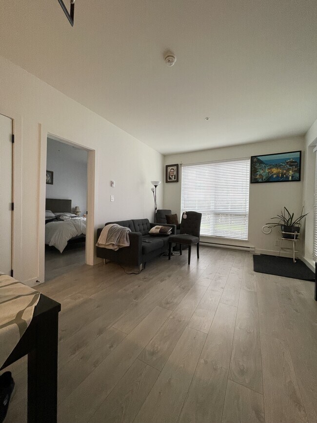 Photo - 20052-2083A 83A Ave