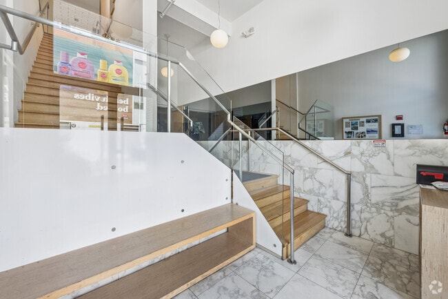 Venice Beach Art Lofts