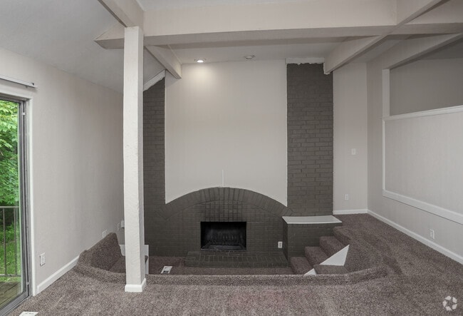Ayers / 1BR, 1BA - 725 SF