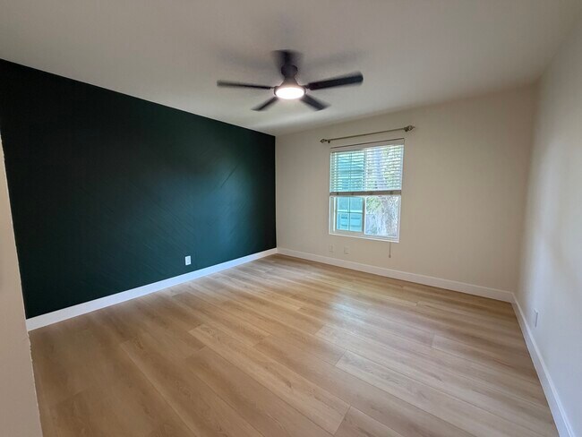 170 Streamwood Unit 1-Bedroom