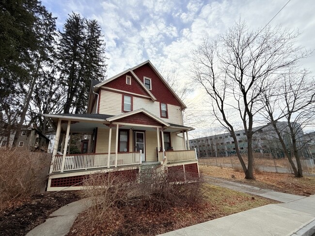 Building Photo - 105 Valentine Pl