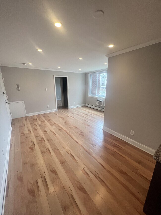 Photo - 3000 7th St NE