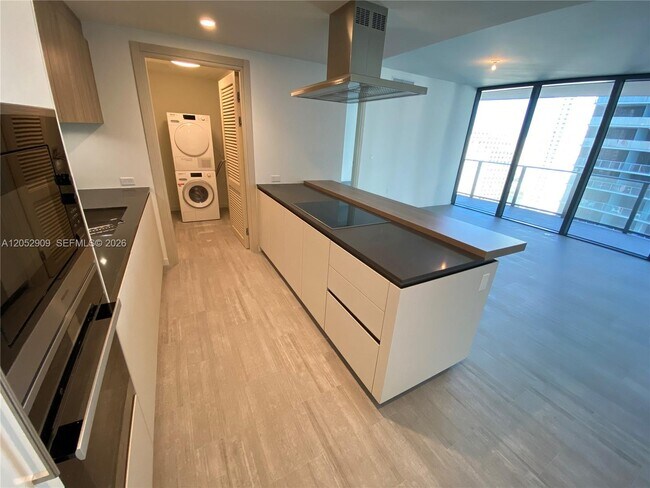 Photo - 1000 Brickell Plaza Unidad 3309