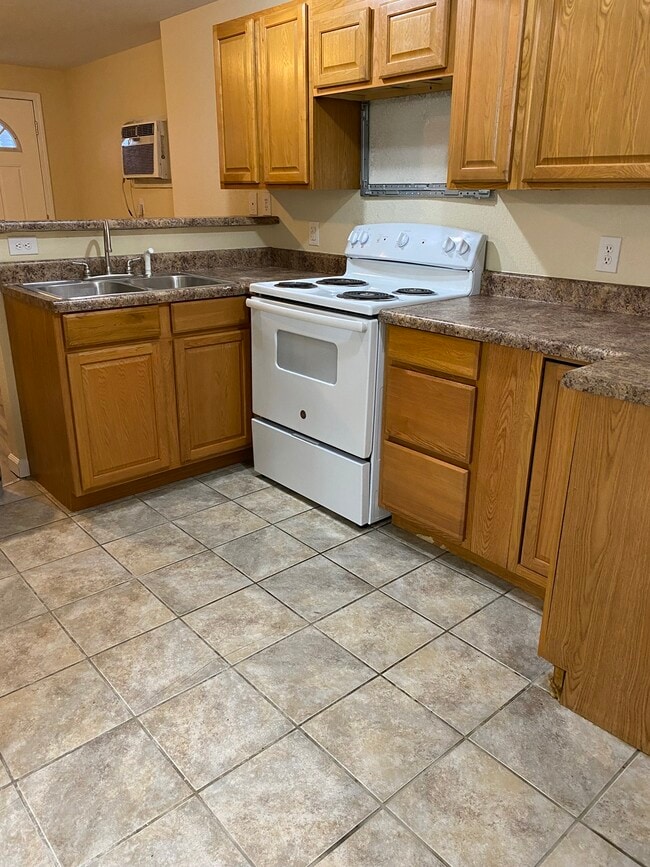 Photo - 716 Tall Oaks Dr Unit 100