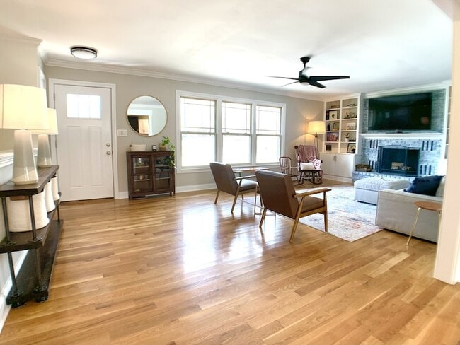 Photo - 423 Rivermont Dr