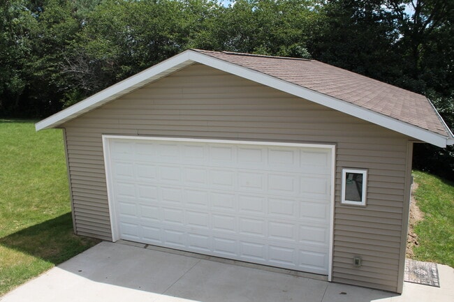 Photo - Avail Nov 1st!! SW Rochester 3 bedroom 2 b...