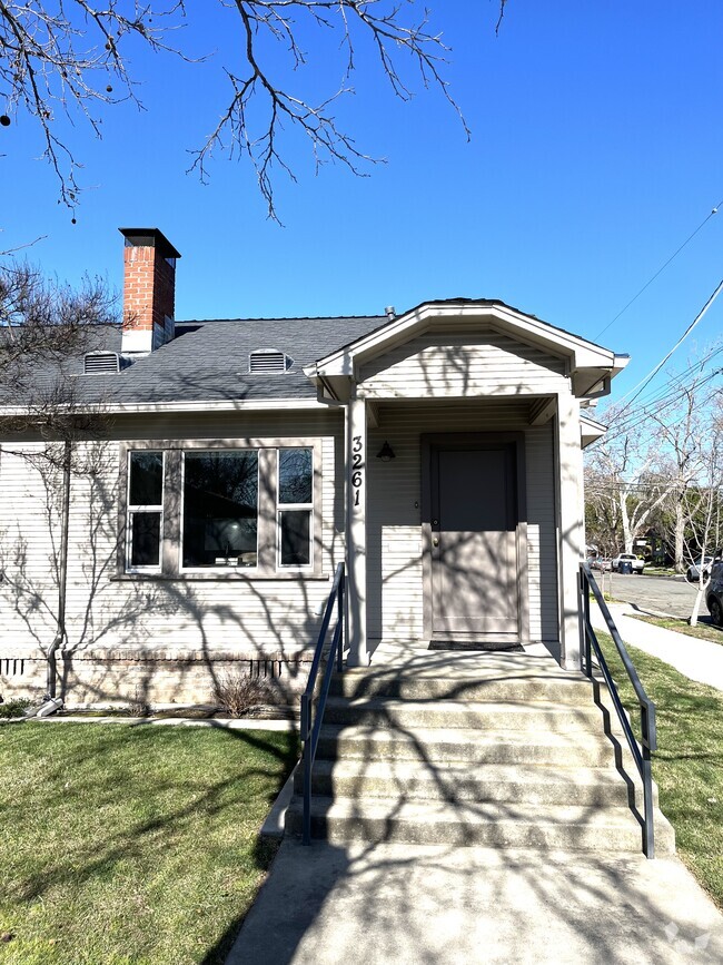 Building Photo - W Street Unit 2 Rental