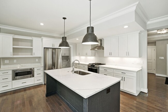 Photo - 517 Great Falls St