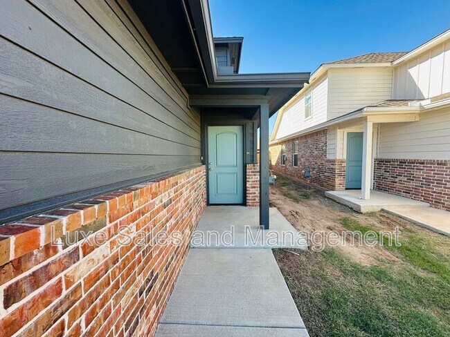 Photo - 10810 NW 119th St