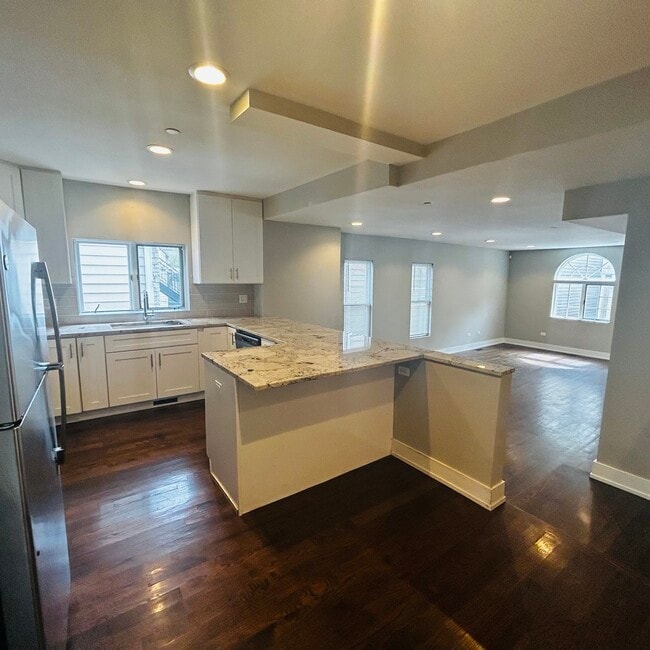 Photo - 1730 W Nelson St